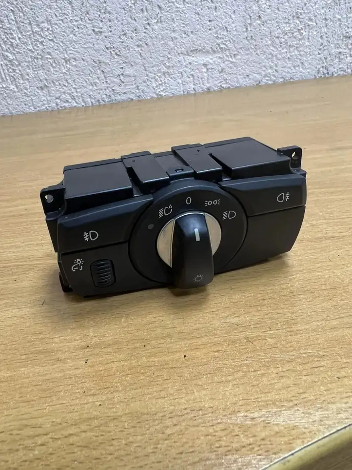 BMW X5 E70 (2006 - 2013) 913472602 Включатель фонарей — фото 7