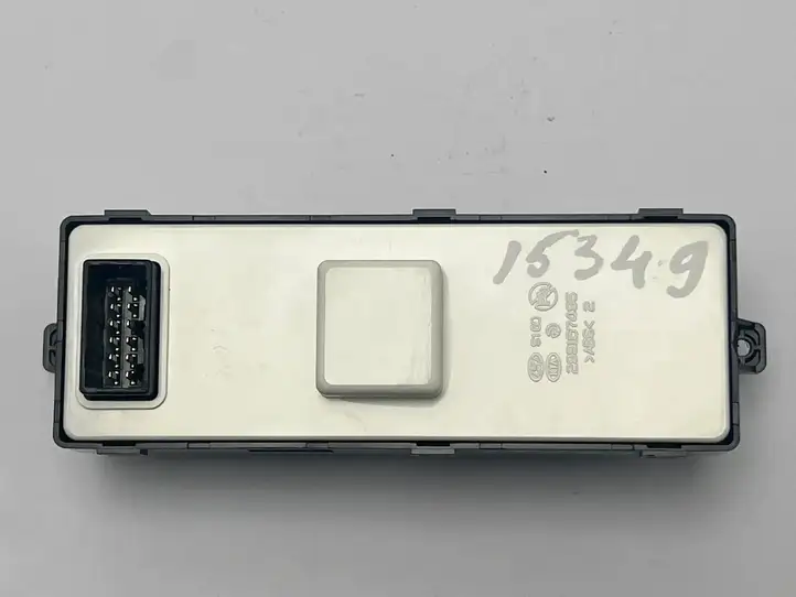 Kia Optima (2015 - 2018) 93590D4AH0BYF Включатель обогрева — фото 3