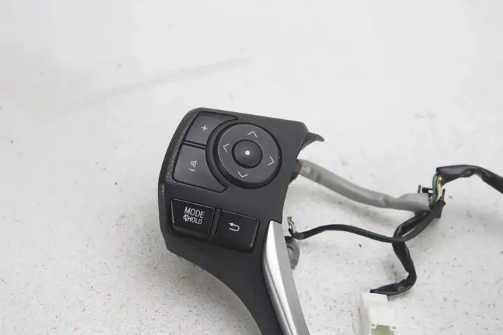Toyota Auris E180 (2012 - 2018) F70CS1321 Кнопки на рулевом колесе — фото 2