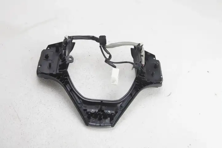 Toyota Auris E180 (2012 - 2018) F70CS1321 Кнопки на рулевом колесе — фото 5