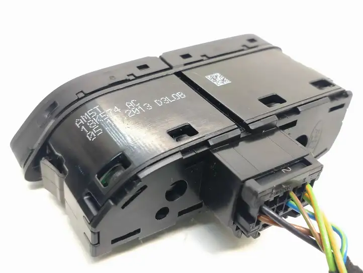 Ford Focus (2011 - 2015) AM5T18K574AC Кнопка обогрева стекла — фото 3