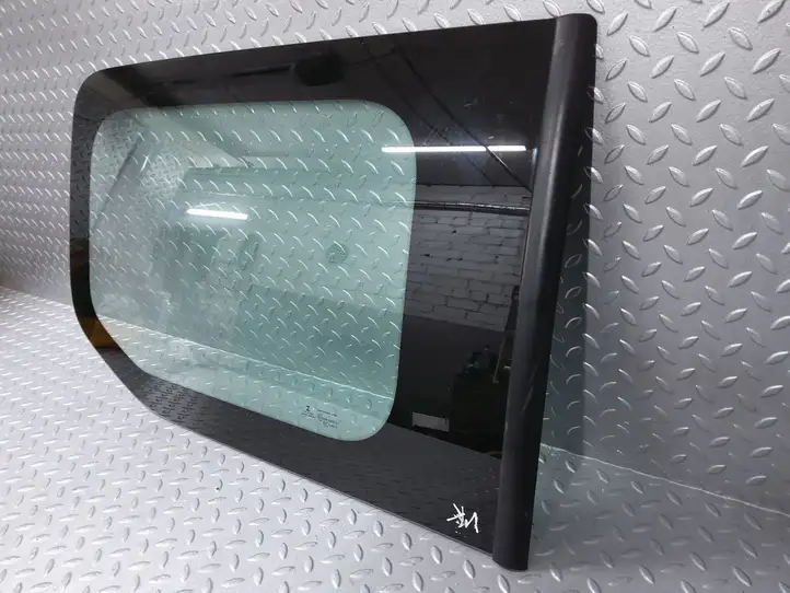 Toyota ProAce City (2016 - ) SU001B0054 Стекло раздвижной двери — фото 3