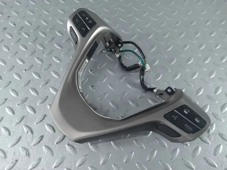 Toyota Avensis T270 (2009 - 2012) QA1024757 Кнопки на рулевом колесе — фото 4