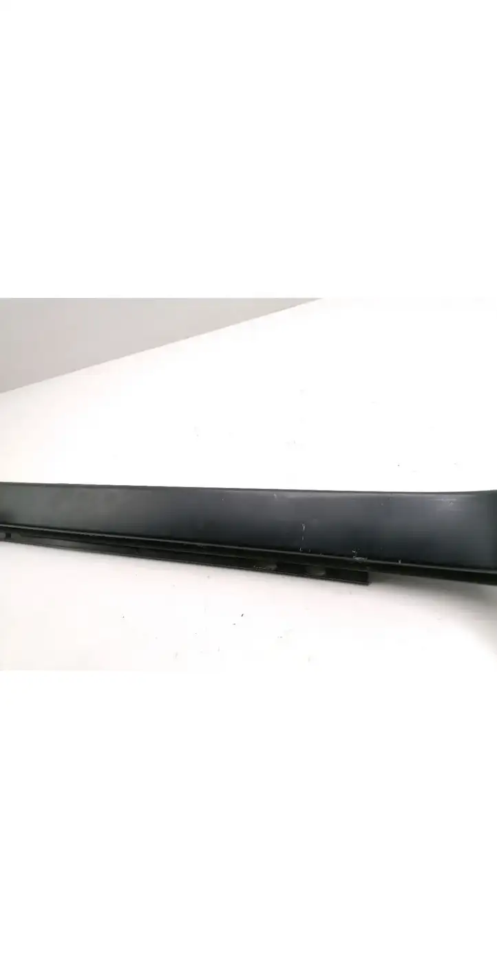 Tesla Model X (2015 - 2021)  1060051-00 Отделка заднего порога (внутренняя)