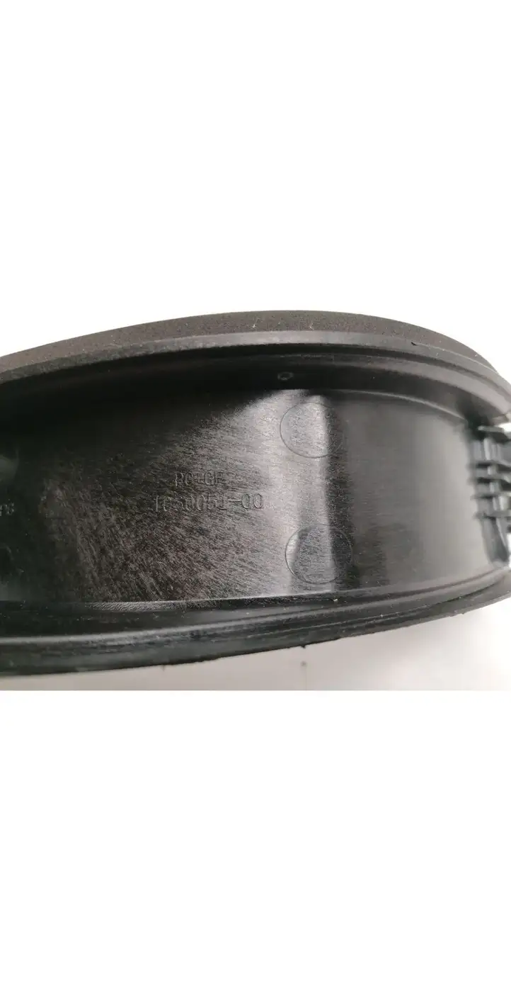 Tesla Model X (2015 - 2021)  1060051-00 Отделка заднего порога (внутренняя)