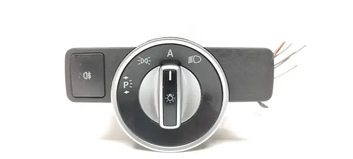 Mercedes-Benz C W204 (2007 - 2014) A2129056800 Включатель фонарей — фото 1