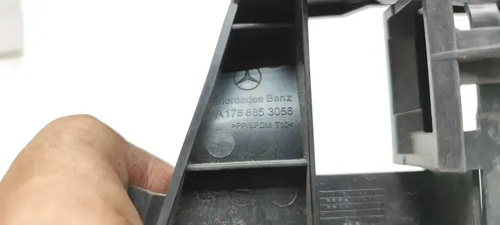 Mercedes-Benz A W176 (2012 - 2018) A1768853056 Кронштейн радара Distronic — фото 3