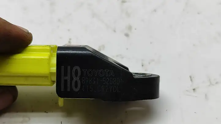 Toyota Yaris (2009 - 2012) 8983152080 Датчик удара SRS — фото 3