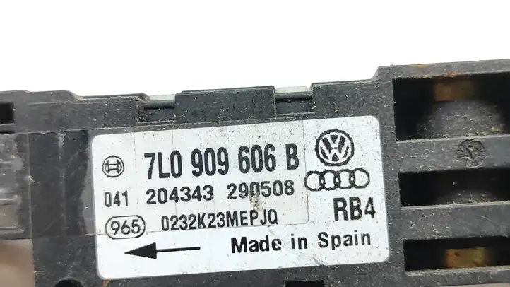 Volkswagen Touareg I (2002 - 2010) 7L0909606B Датчик удара SRS — фото 3