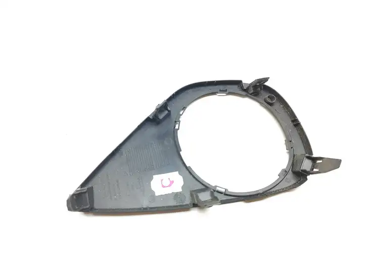 Toyota Yaris (2014 - 2019) 814820D270 Решетка противотуманной фары — фото 2