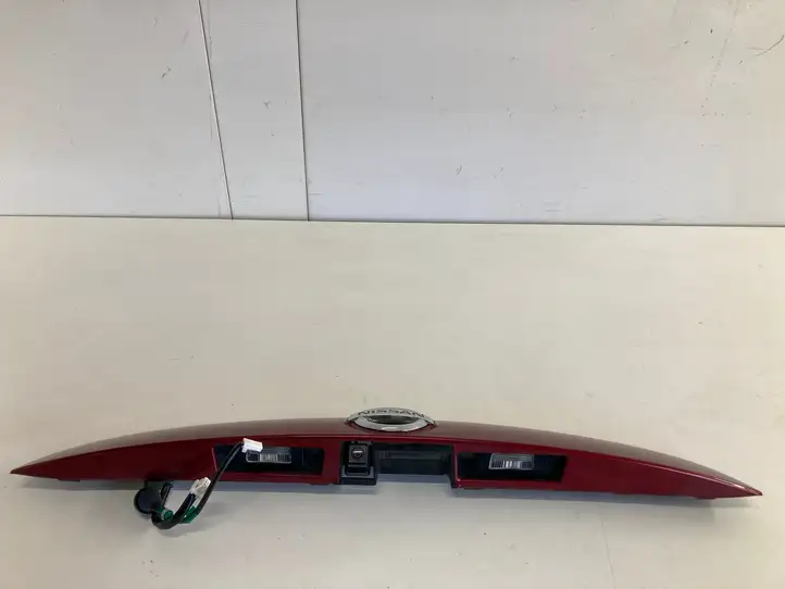 Nissan Juke I F15 (2010 - 2018) 908681KR6A Подсветка номера — фото 1