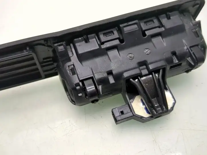 BMW X5 G05 (2018 - ) 7381867 Кнопка закрытия крышки багажника — фото 3