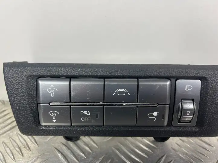 SsangYong Korando (2017 - ) 8550137240 Другие включатели / ручки/ переключатели — фото 7