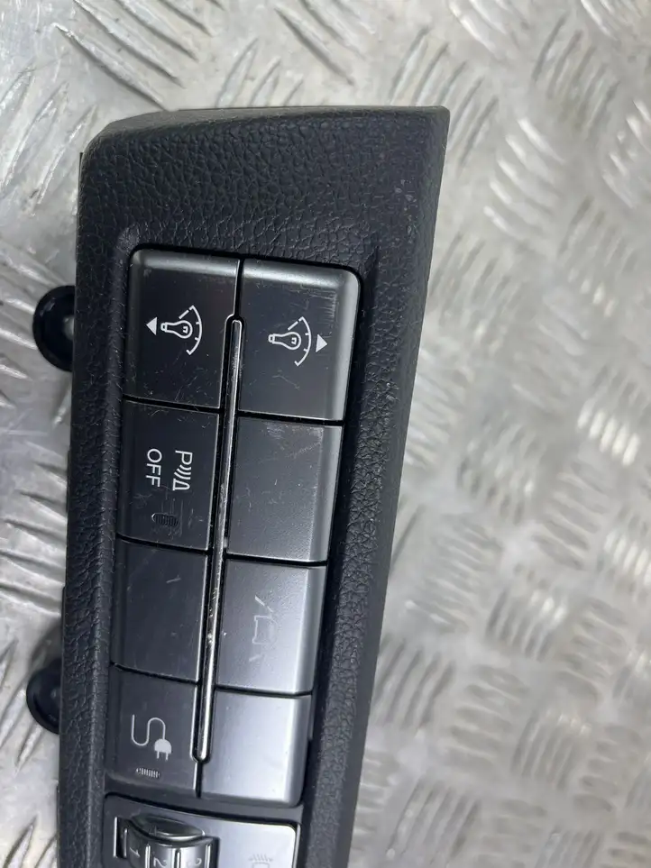 SsangYong Korando (2017 - ) 8550137240 Другие включатели / ручки/ переключатели — фото 9