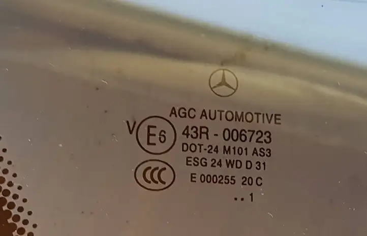 Mercedes-Benz C W204 (2007 - 2014) A2046701954 Форточка двери — фото 2