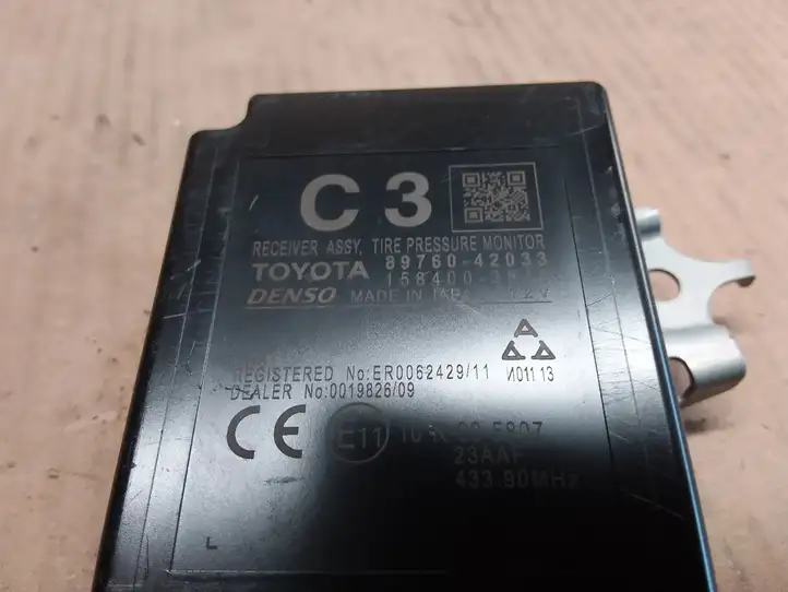Toyota RAV 4 (XA40) (2012 - 2018) 8976042033 Блок управления TPMS — фото 4