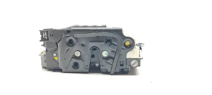 Volkswagen Polo V 6R (2009 - 2015) 5K4839015F Замок задней двери — фото 3