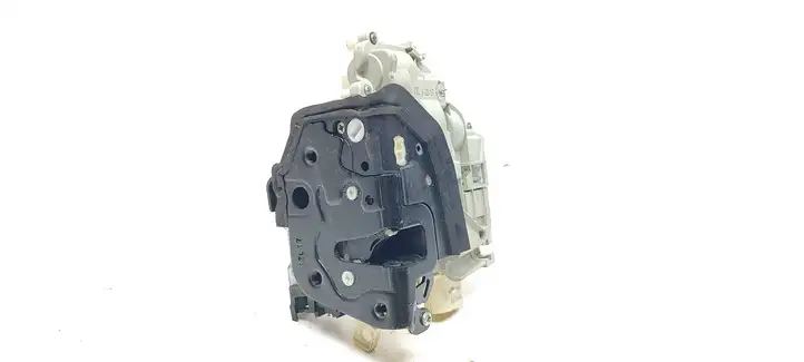 Audi A4 S4 B9 (2015 - 2019) 4G0839015F Замок задней двери — фото 1