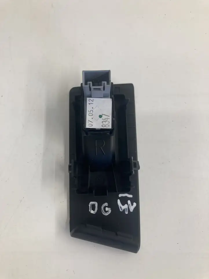 Volkswagen PASSAT B7 (2011 - 2014) 7L6959855B Кнопка стеклоподъемников — фото 2