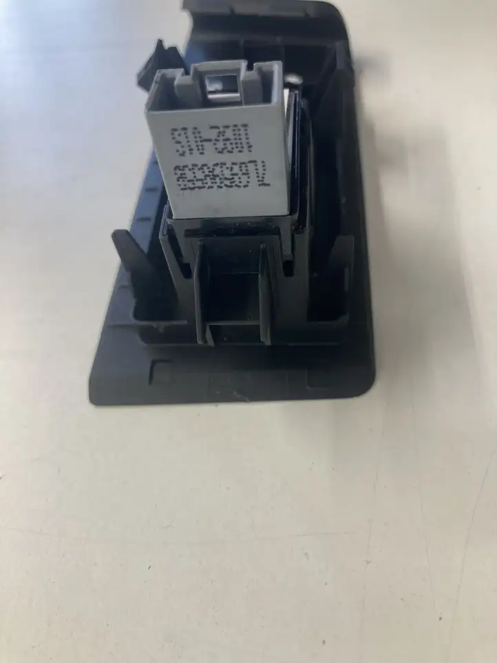 Volkswagen PASSAT B7 (2011 - 2014) 7L6959855B Кнопка стеклоподъемников — фото 3