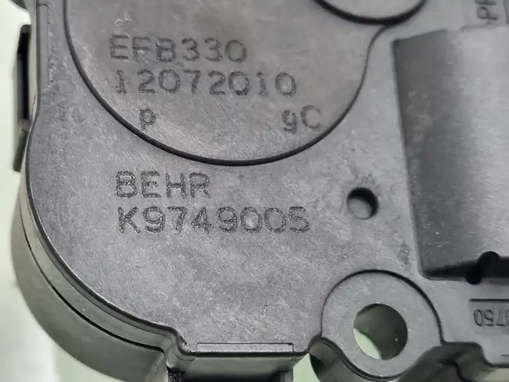 BMW 5 F10 F11 (2009 - 2016) K9749005 Двигатель задвижки потока воздуха — фото 3