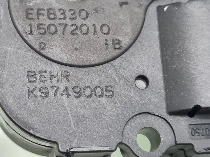 BMW 5 F10 F11 (2009 - 2016) K9749005 Двигатель задвижки потока воздуха — фото 3