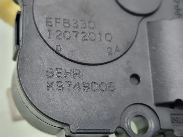 BMW 5 F10 F11 (2009 - 2016) K9749005 Двигатель задвижки потока воздуха — фото 3