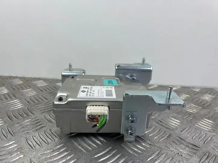 SsangYong Rexton (2017 - )  8125036000 Другие блоки управления / модули