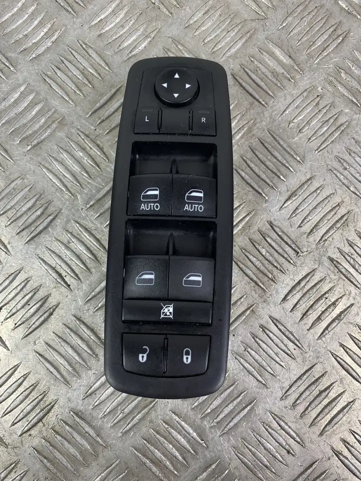 Dodge Durango (2013 - ) 68319802AA Кнопка стеклоподъемников — фото 1