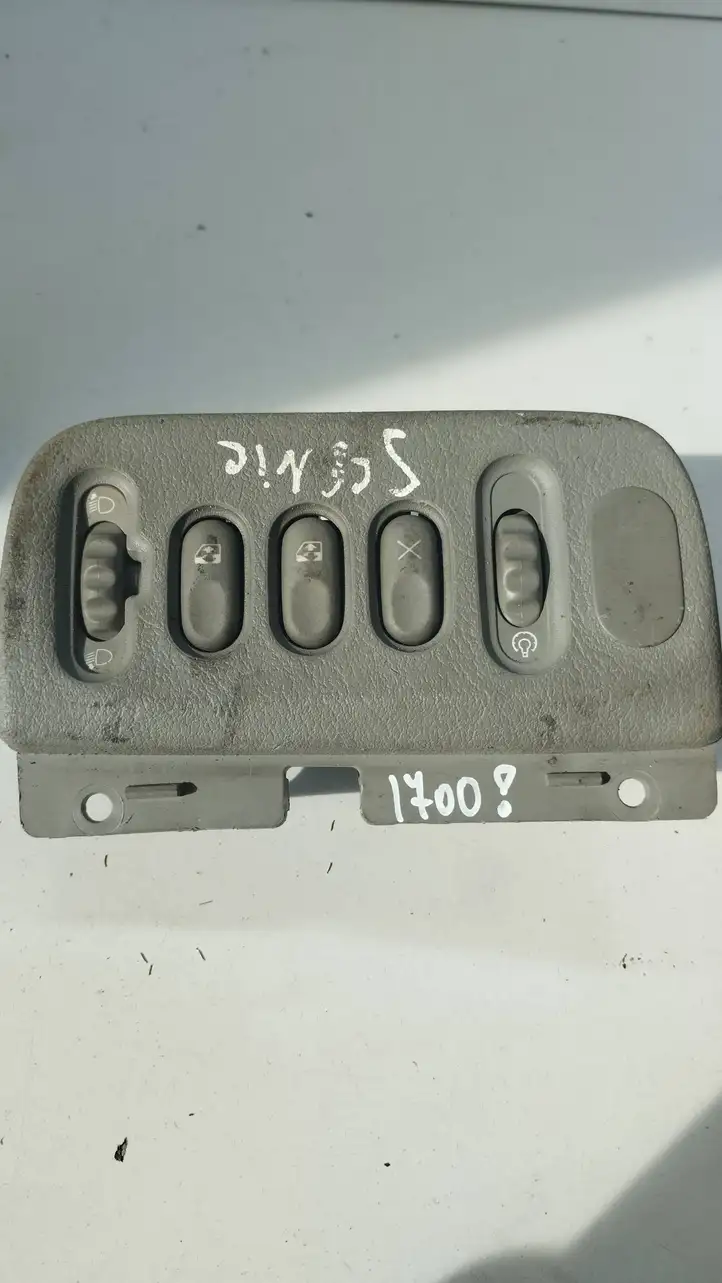 Renault Scenic I (1996 - 2003) 7700432429 Включатель обогрева — фото 1