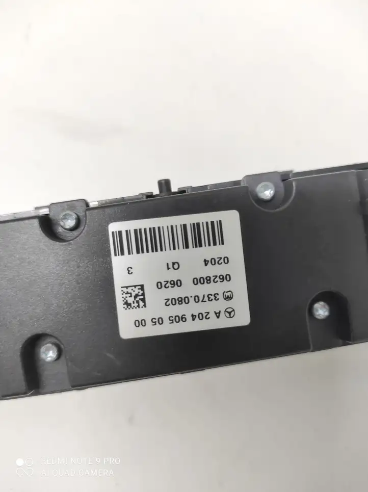 Mercedes-Benz C W204 (2007 - 2014) A2049050500 Кнопка парктроника — фото 4