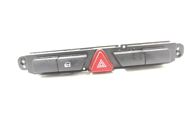 Kia Ceed (2006 - 2010) 937001H000 Включатель аварийных фонарей — фото 1