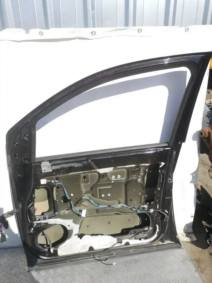 Nissan Armada (WA60) (2007 - 2016) Дверь — фото 3