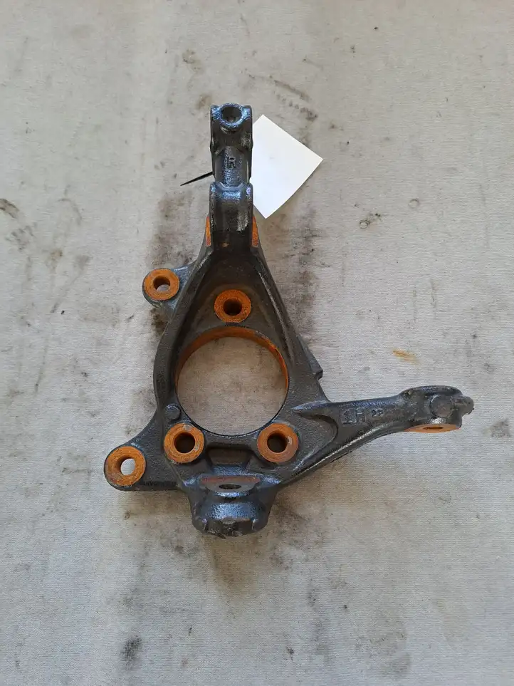 Toyota Corolla E210 E21 (2018 - ) 4321102410 Передний поворотный кулак — фото 1