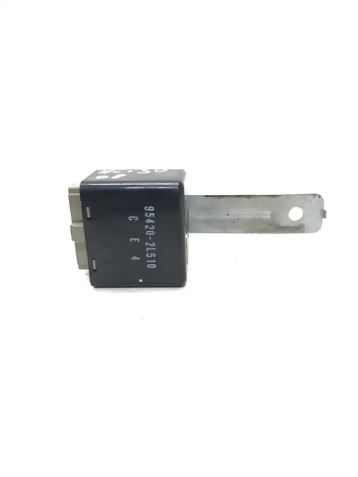 Hyundai i30 (2007 - 2012) 954202L510 Реле стеклоочистителей — фото 1