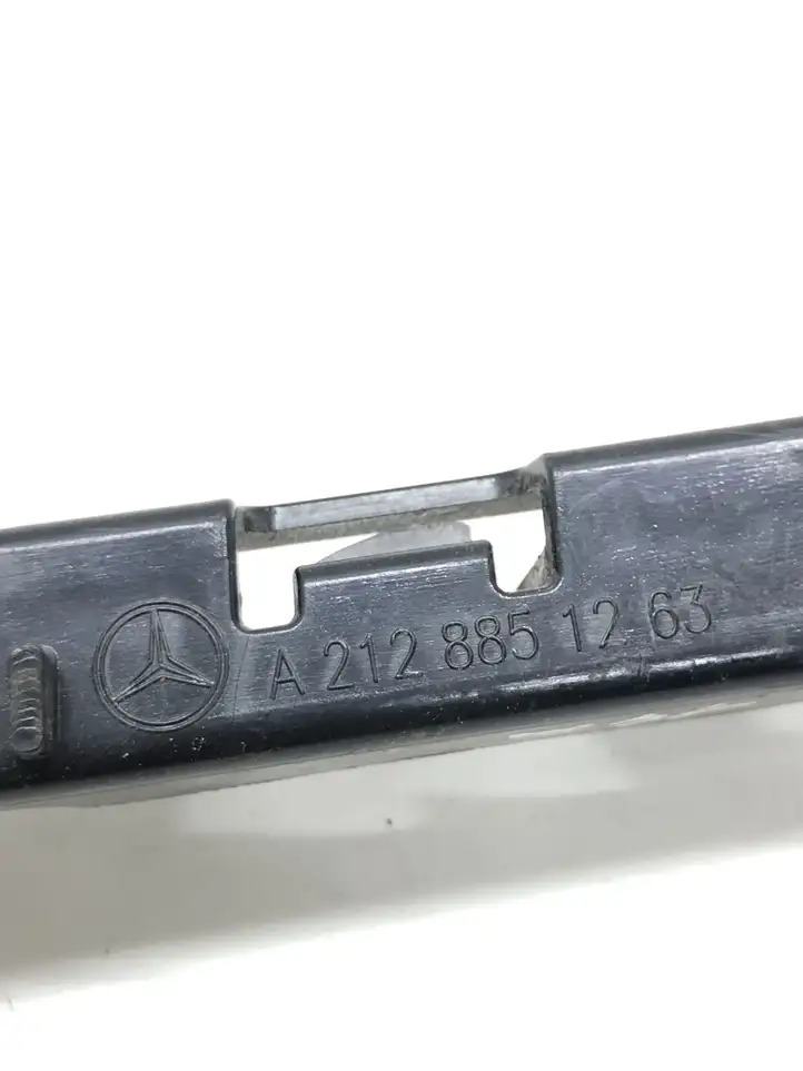 Mercedes-Benz E W212 (2009 - 2016) A2128851263 Кронштейн угловой части бампера — фото 4
