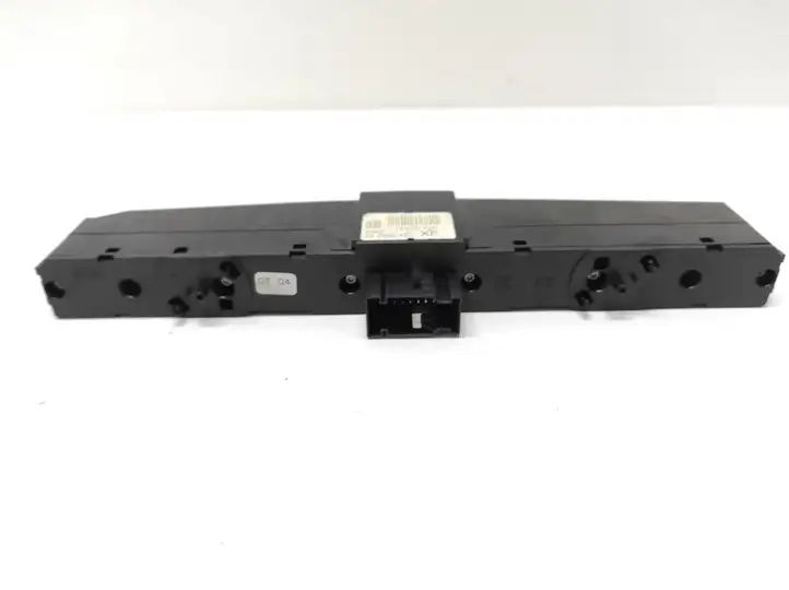Opel Astra H (2004 - 2009) 03758075 Включатель аварийных фонарей — фото 3