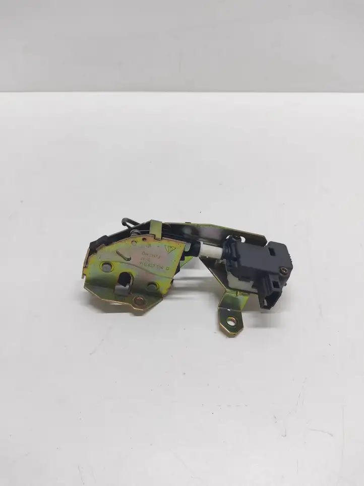 Porsche Cayenne (9PA) (2002 - 2010)  7L0827506D Замок задней крышки