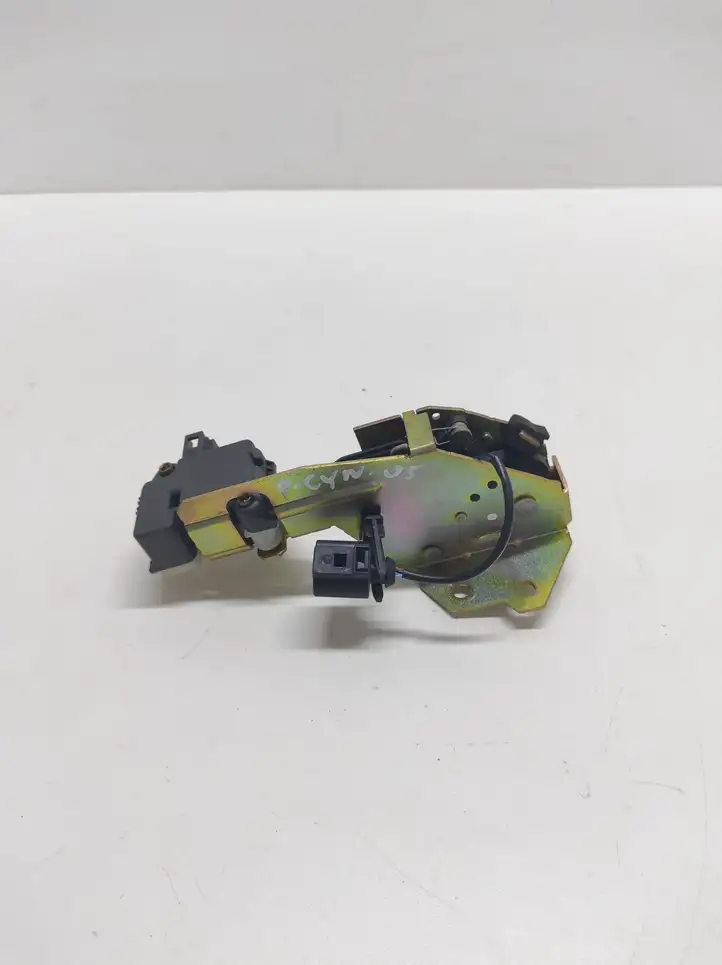 Porsche Cayenne (9PA) (2002 - 2010)  7L0827506D Замок задней крышки