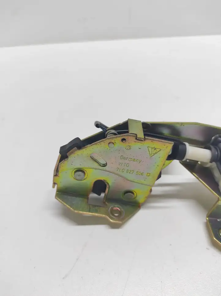 Porsche Cayenne (9PA) (2002 - 2010)  7L0827506D Замок задней крышки