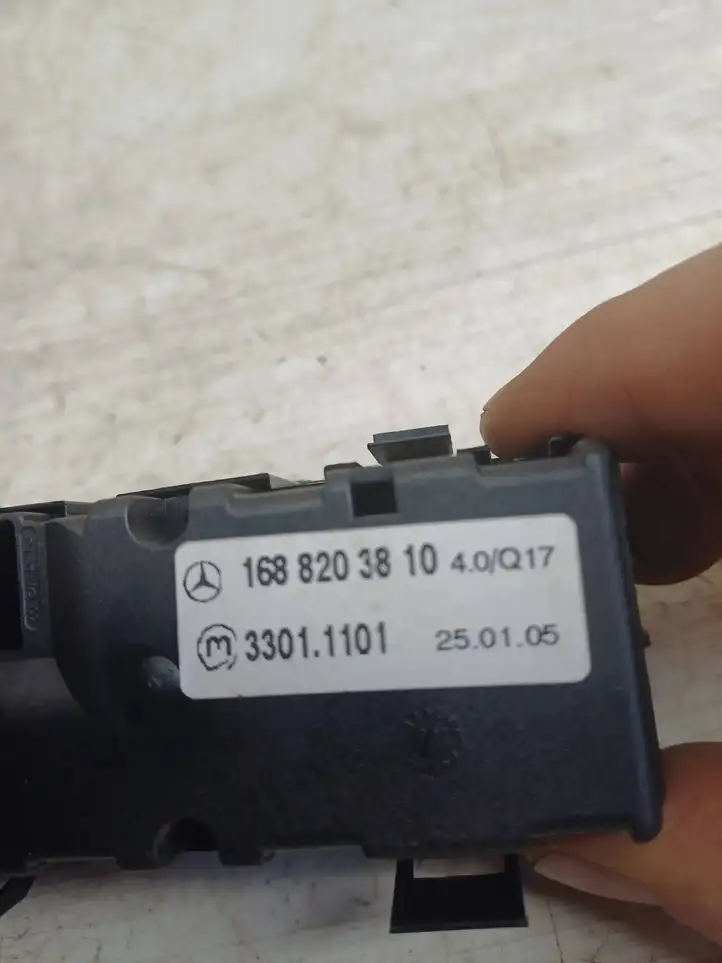 Mercedes-Benz Vaneo W414 (2001 - 2005) 1688203810 Блок кнопок на панели — фото 8