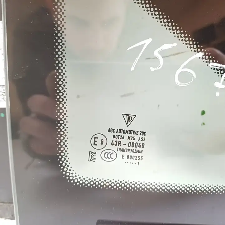 Porsche Taycan 9J1 (2019 - ) 9J1845297M Заднее боковое стекло — фото 7