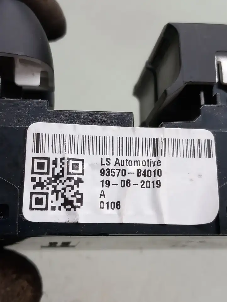 Hyundai i10 (2016 - 2019) 93570B4010 Кнопка стеклоподъемников — фото 6