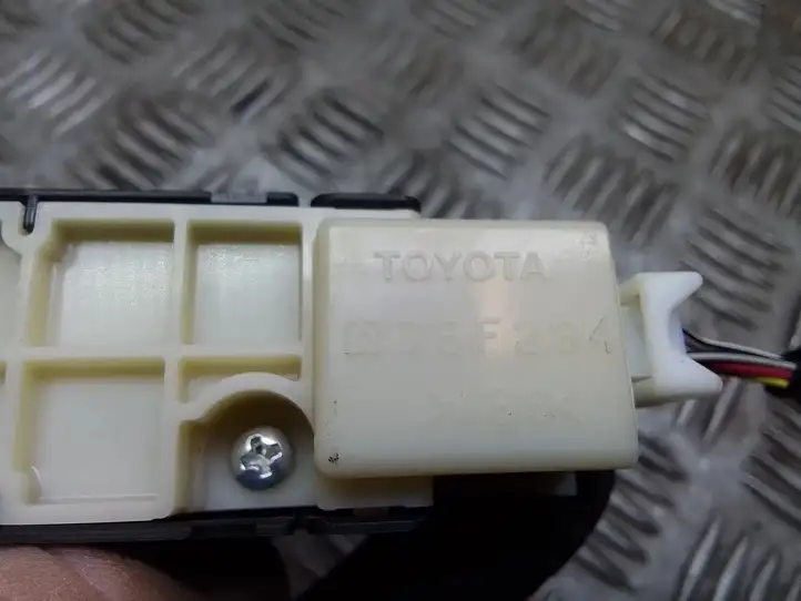 Toyota Prius+ (ZVW40) (2011 - 2018) 75F234 Другие включатели / ручки/ переключатели — фото 2