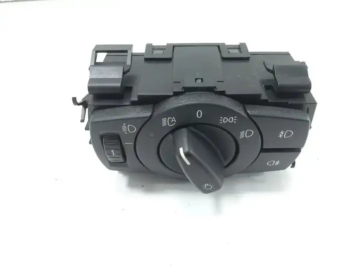 BMW 3 E90 E91 (2005 - 2012) 693279204 Включатель фонарей — фото 1