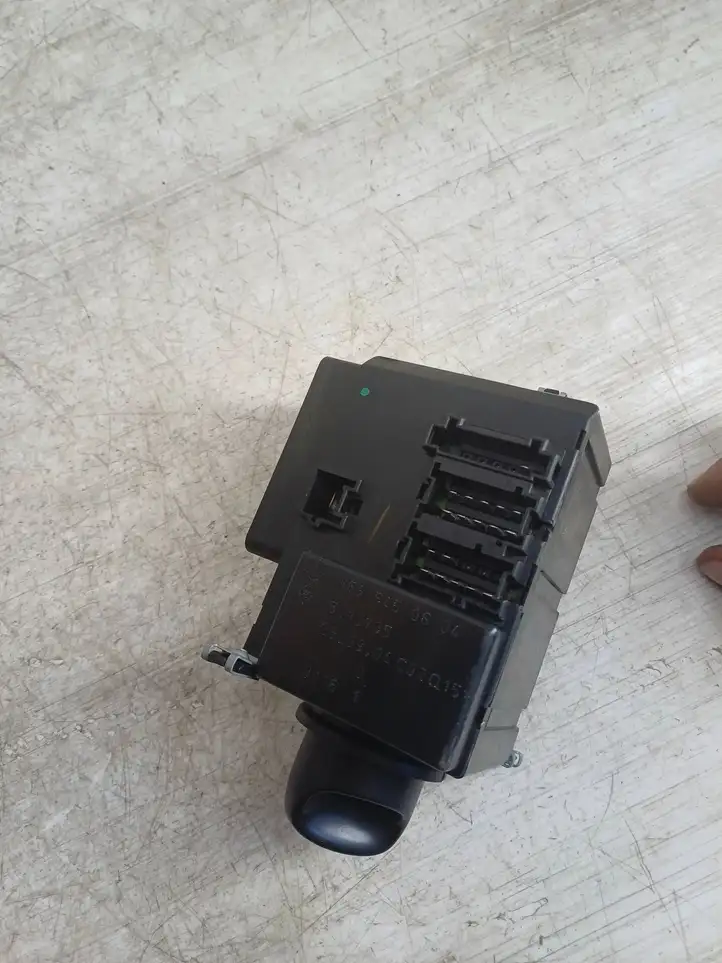 Mercedes-Benz Vaneo W414 (2001 - 2005) 1685450604 Включатель фонарей — фото 7