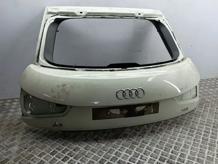 Audi A1 (2010 - 2014) Крышка багажника — фото 1