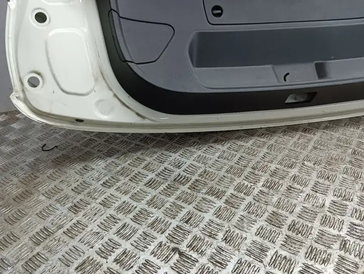 Audi A1 (2010 - 2014) Крышка багажника — фото 5