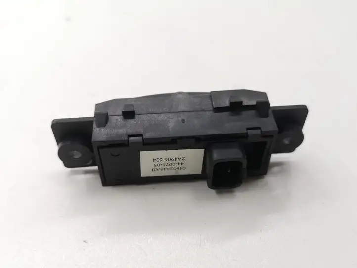Chrysler 300 - 300C (2005 - 2011) 04602446AB Другие включатели / ручки/ переключатели — фото 3