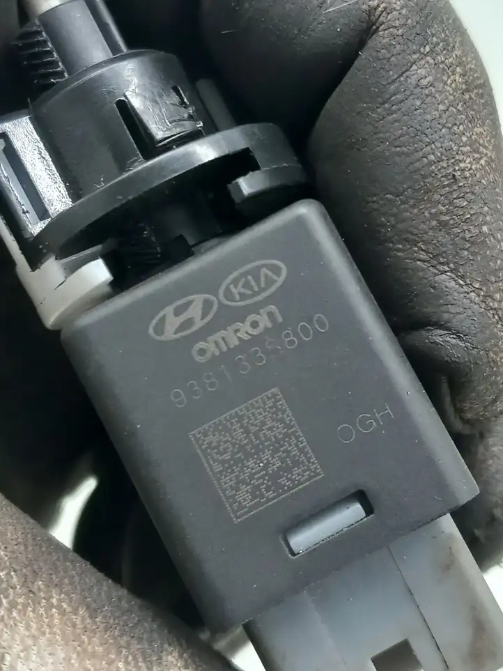 Hyundai i10 (2016 - 2019) 938133S800 Датчик педали тормоза — фото 3